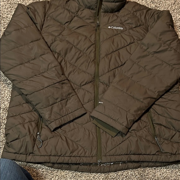 Columbia Jackets & Blazers - Columbia Women’s Quilted Puffer Jacket - Olive Green